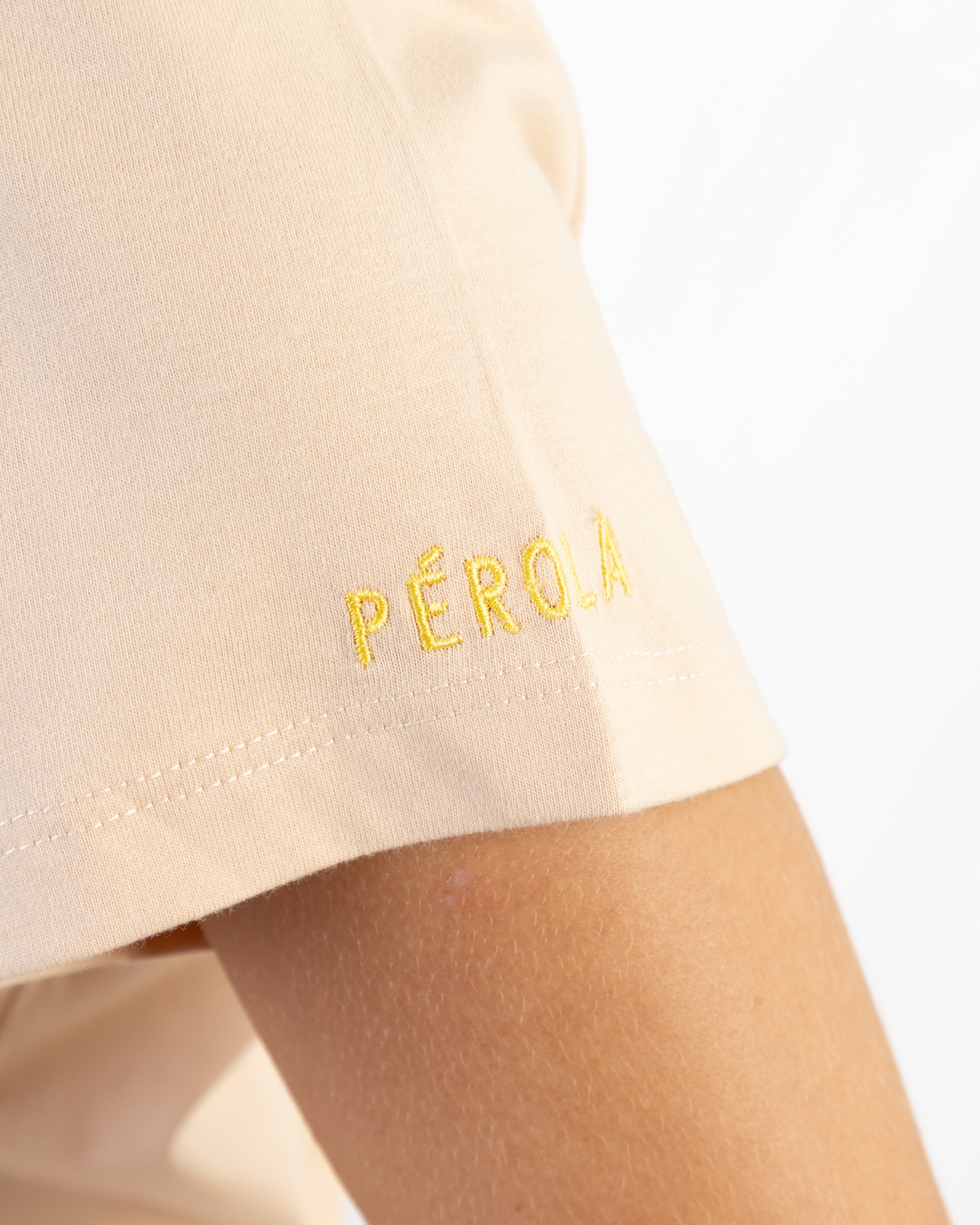 T-Shirt Bordada - Pérola